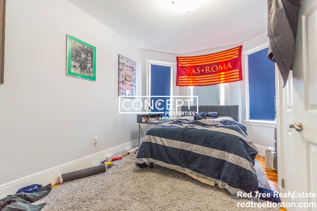 Building Photo - 16 Atkins St