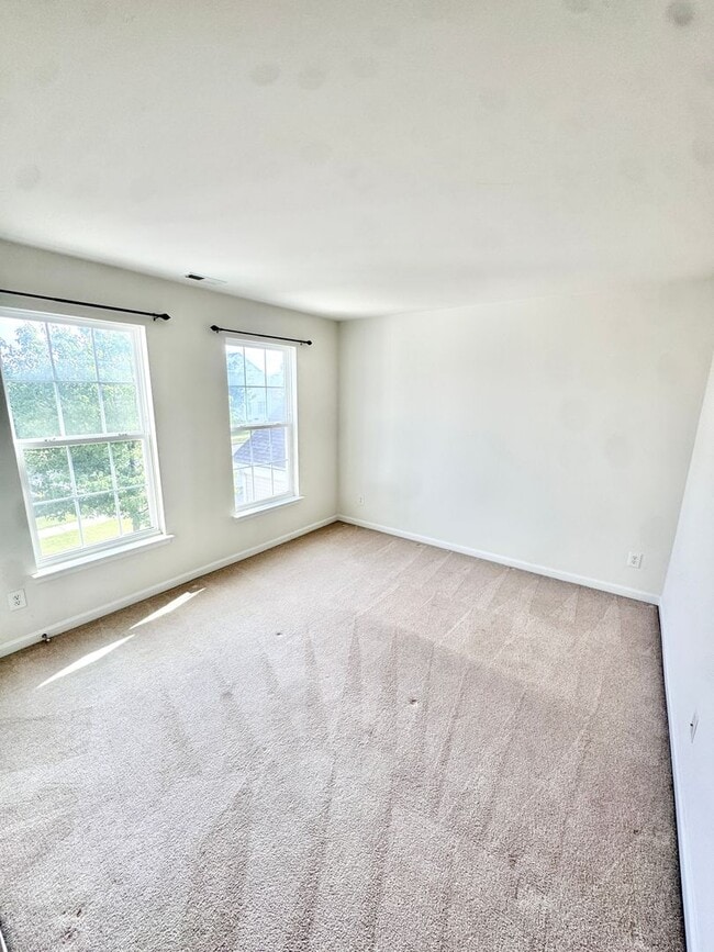 Building Photo - THREE BEDROOM/2.5 BATH TOWNHOME located in PARKLAND School District!