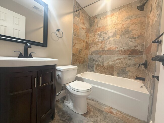 Building Photo - 1430 Simona Dr