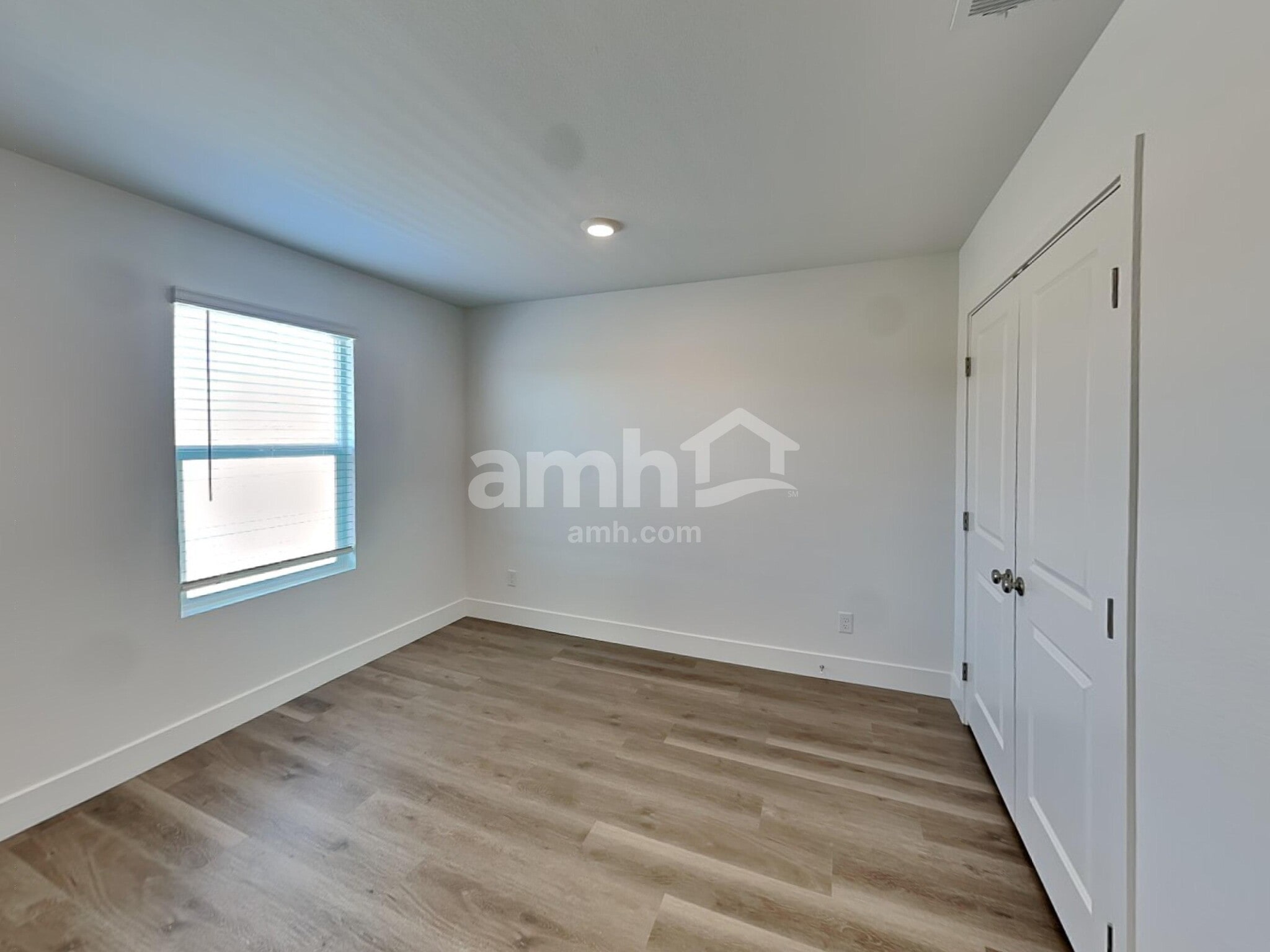Building Photo - 11053 S Sanaco Ct