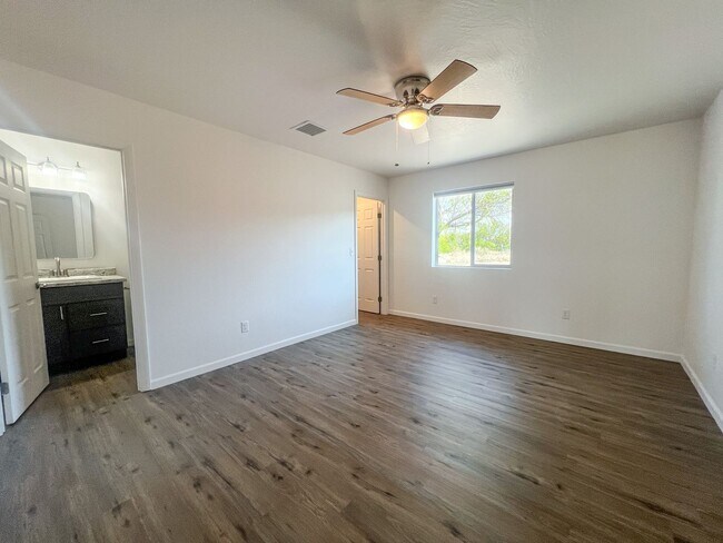 Building Photo - 2025 BUILT DUPLEX - RIMROCK