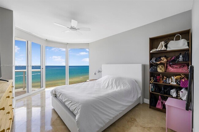 Building Photo - 4775 Collins Ave