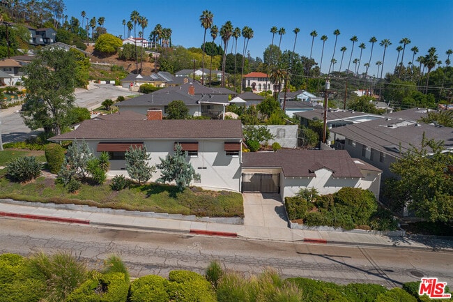 Building Photo - 100 E Kenneth Rd