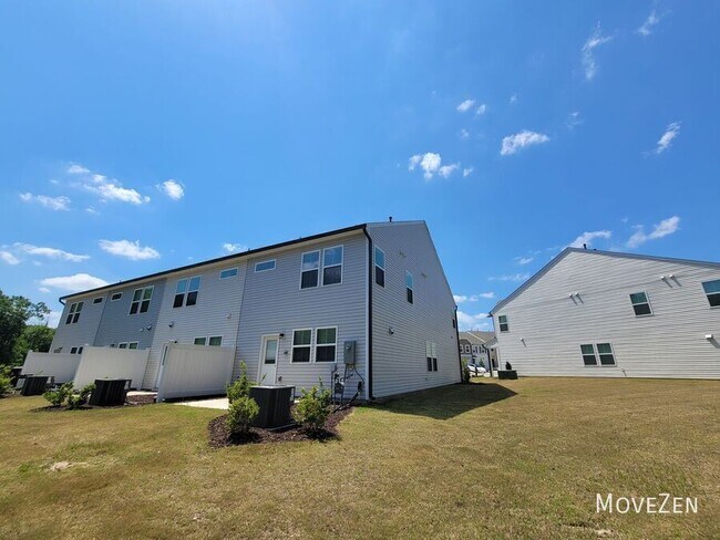 Building Photo - 808 Falls Grove Trl