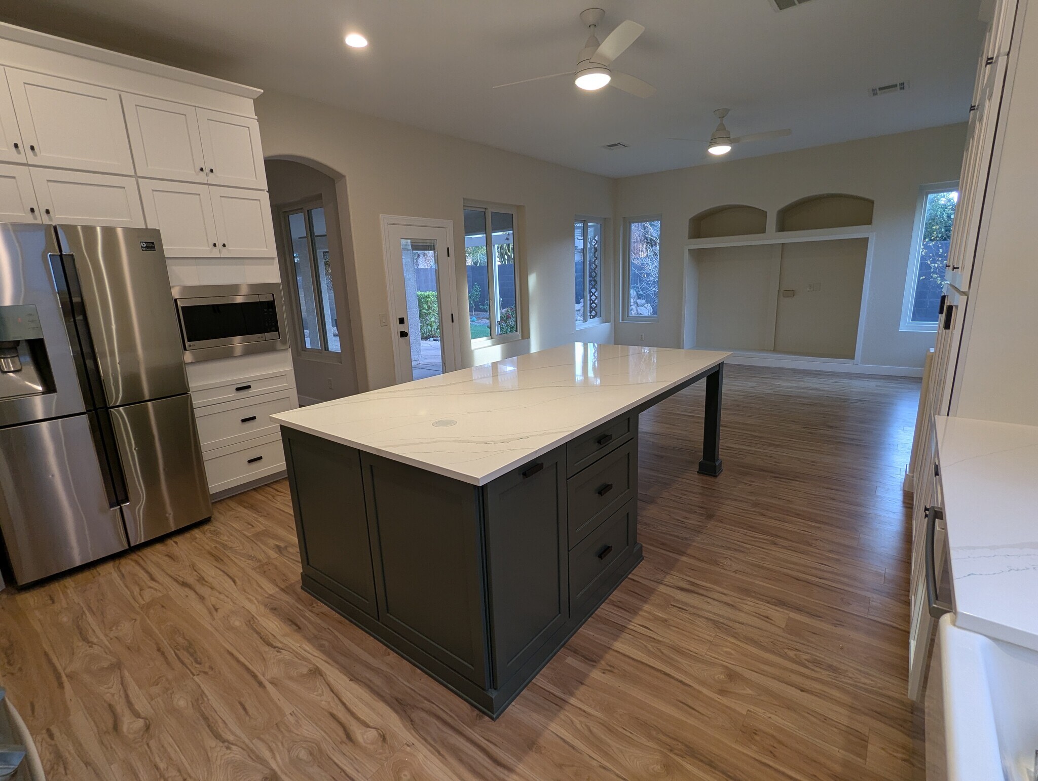 Building Photo - 267 E Smoke Tree Rd