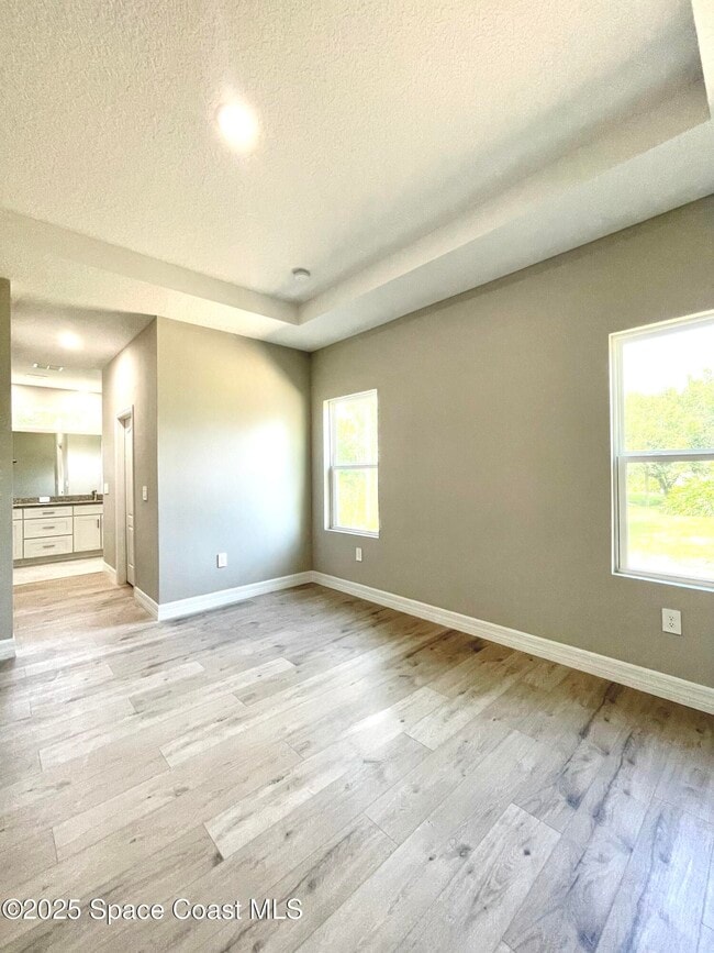 Building Photo - 526 Frink Ave