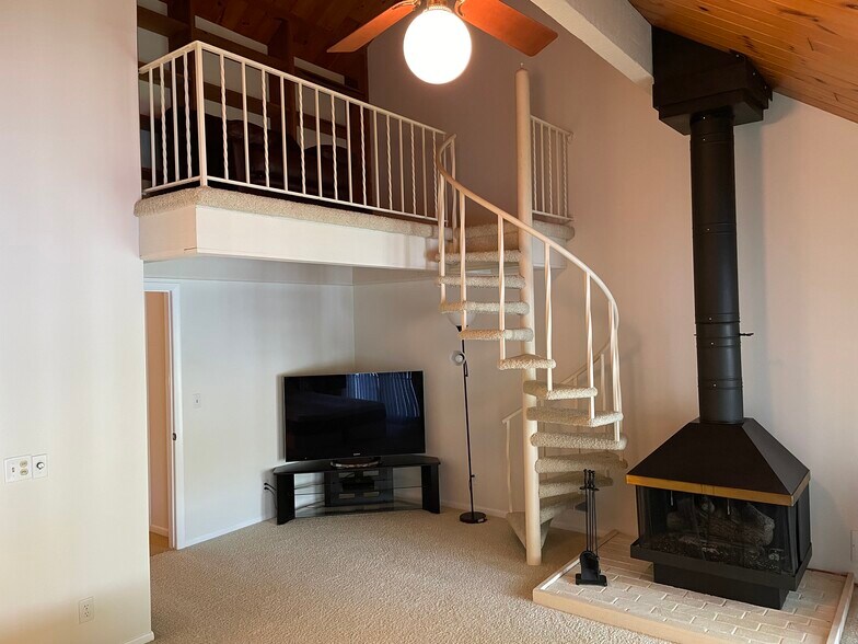 Building Photo - 574 Wind Drift Ln