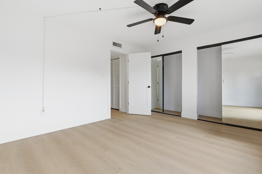 Building Photo - 1024 82nd Terrace N