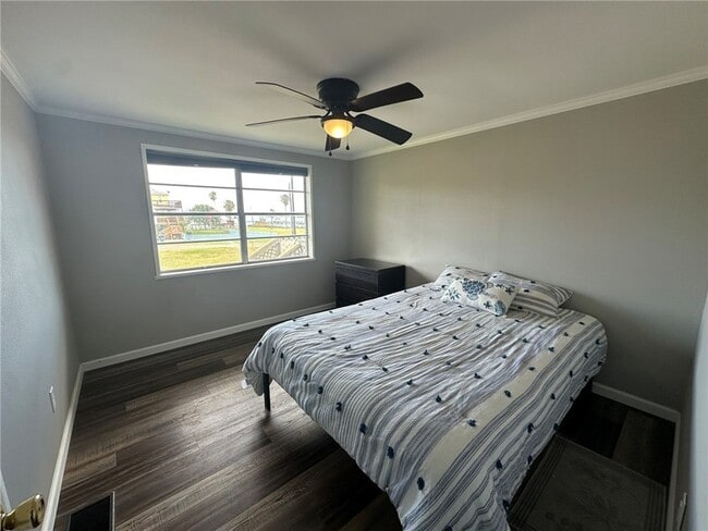 Building Photo - 810 S Sandpiper St