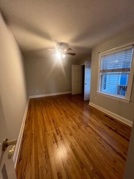 Room 1 - 24 Cross St