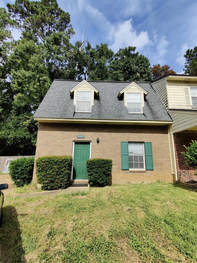 Building Photo - 2366 Gregory Dr