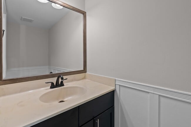 Building Photo - 5516 Amhurst Ct