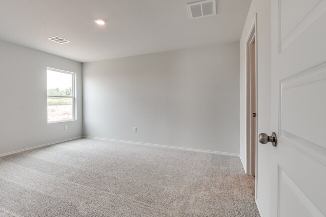Building Photo - New construction in Piedmont schools!