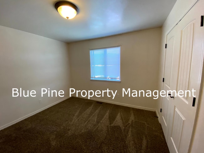 Building Photo - 1512 N Stevens Dr