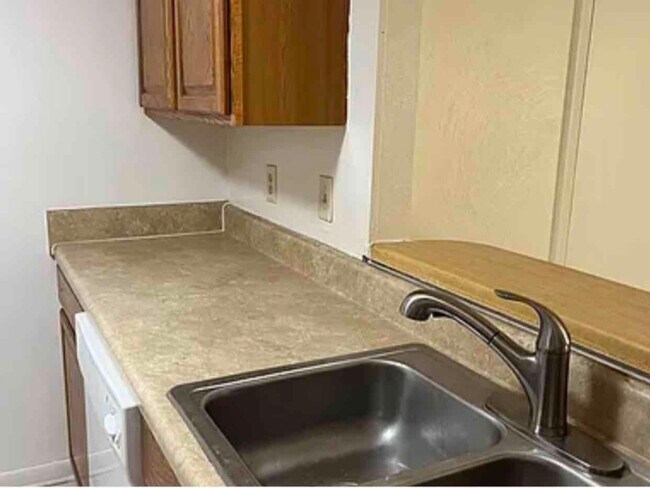 Building Photo - 3448 Bruin Dr