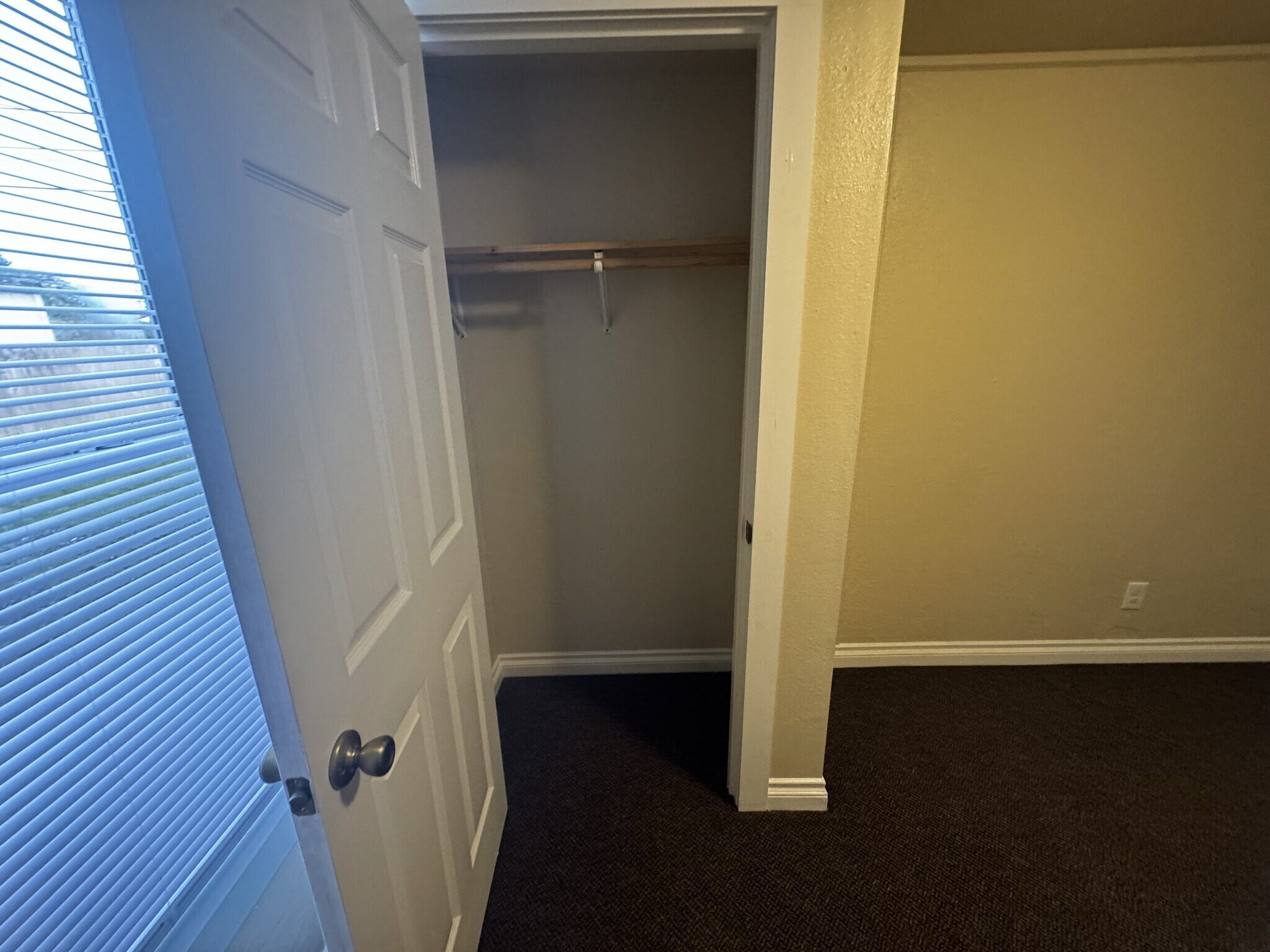 Building Photo - 1705 Quaker St