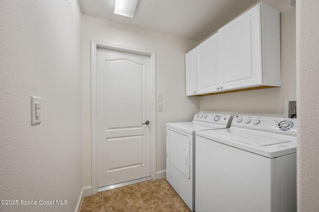 Building Photo - 3664 Gurrero Dr