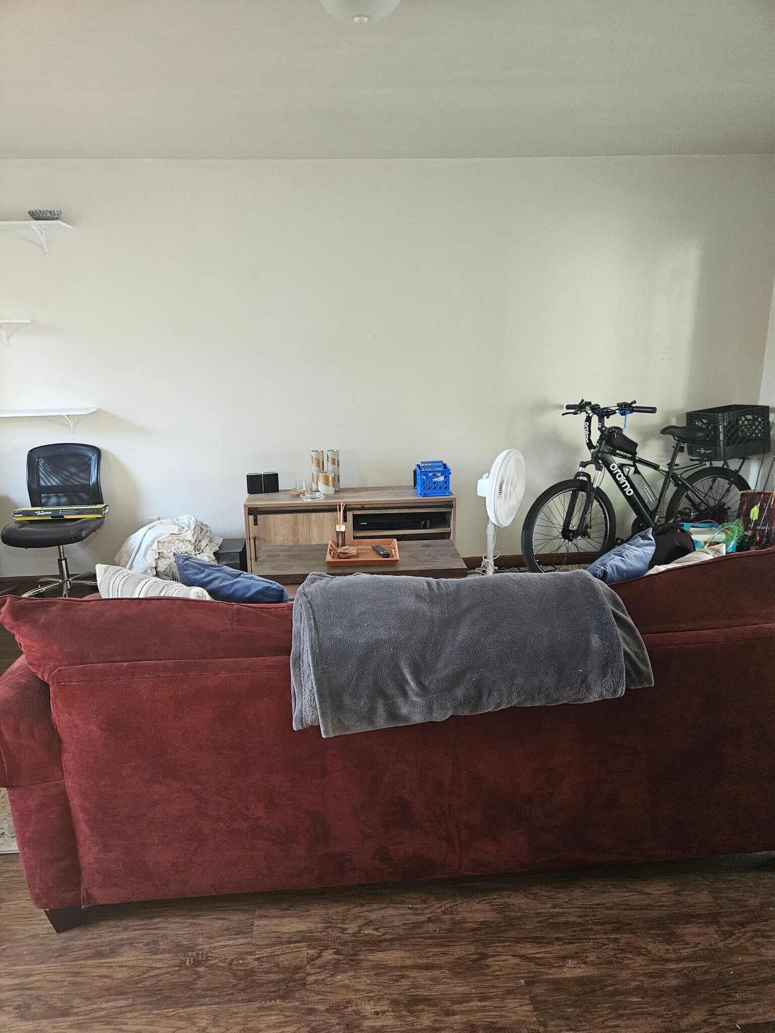 Living room 2 - 329 W Benton St