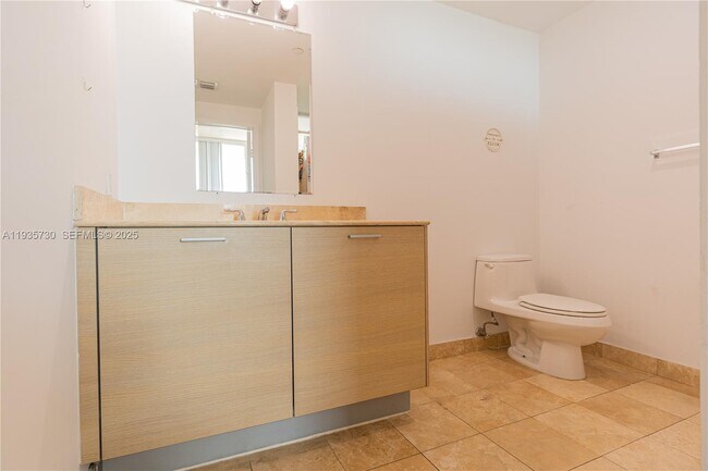 Building Photo - 350 NE 24th St