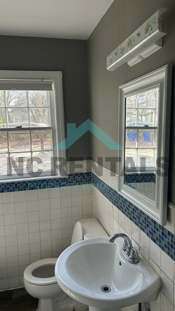 Building Photo - 1507 Trogdon St