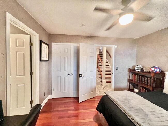 Building Photo - SUMMER SPECIAL - $500 off first month's rent!!