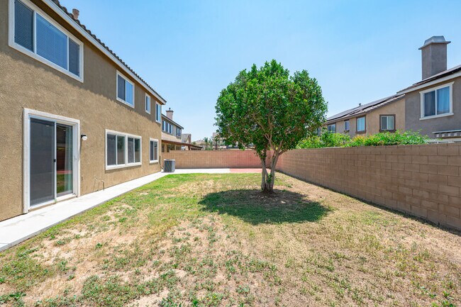 Building Photo - Ideal for Large Families – 6BR/4BA Eastval...