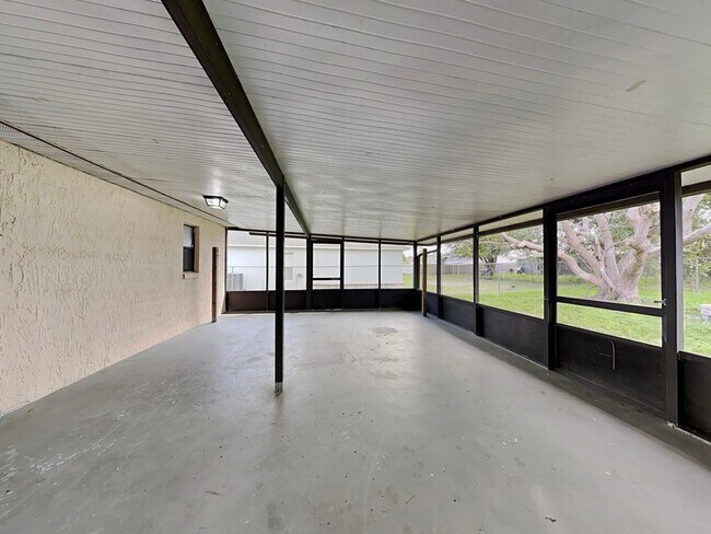 Building Photo - 266 Magellan Dr