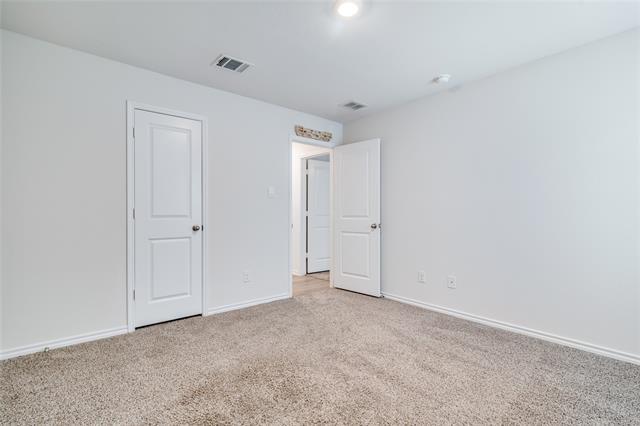 Building Photo - 3032 Zinnia St