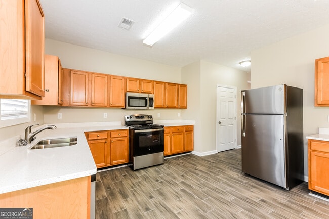 Building Photo - 3644 Walnut Creek Way