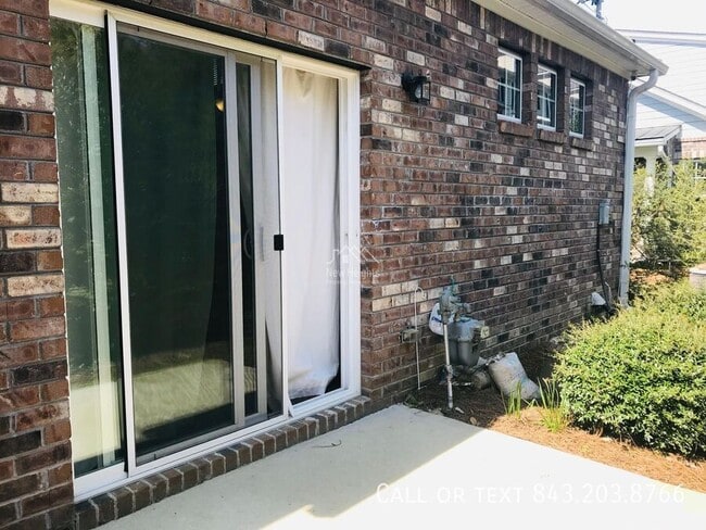 Building Photo - 3647 Bagley Dr
