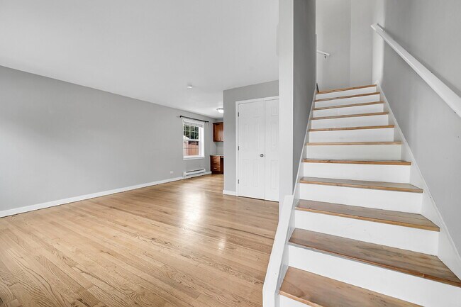 Building Photo - $2,095 - Updated 2 bed/1 bathroom Denver C...