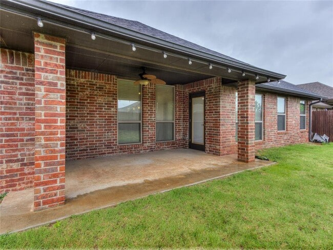 Building Photo - 18316 Bridlington Dr