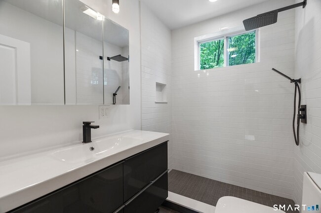 Building Photo - 492 Lombard St