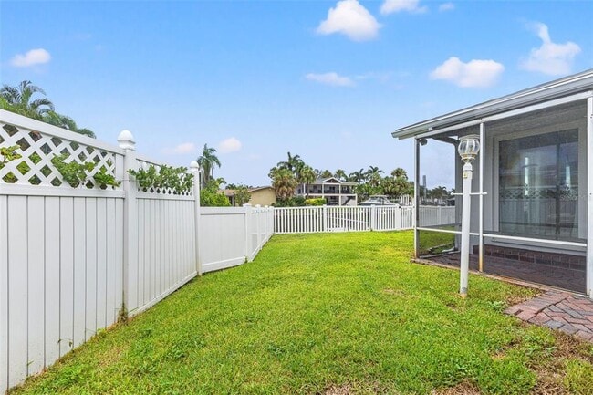 Building Photo - 4000 14th Way NE