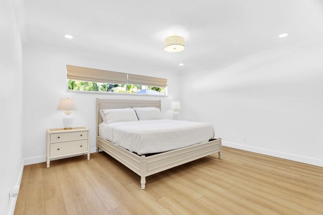 Building Photo - 211 Miraflores Dr