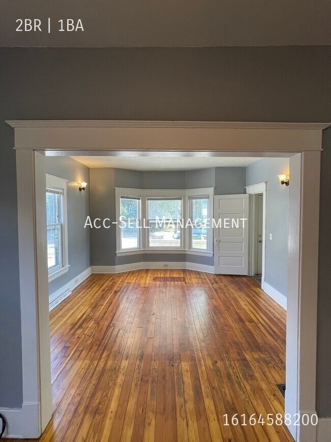 Building Photo - 319 Lane