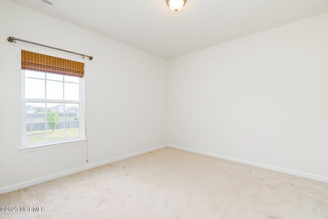 Building Photo - 101 E Point Estates Ct