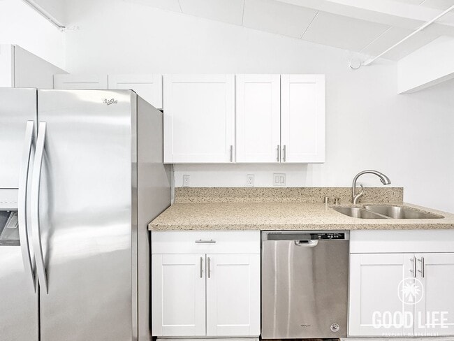 Building Photo - Spacious 4-Bed, 2-Bath Anaheim Duplex with Modern Amenities & Large Backyard + Assigned Parking