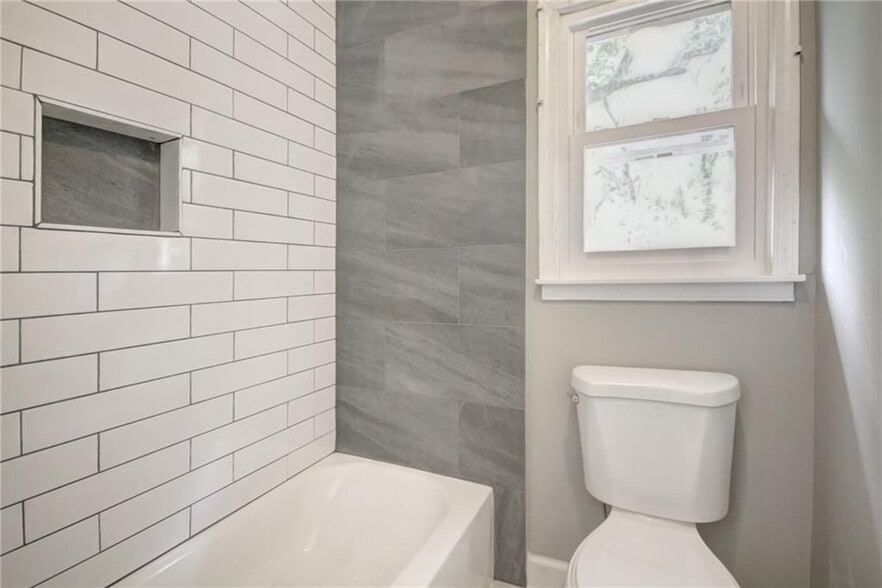 Building Photo - 2450 Horseshoe Bend Rd