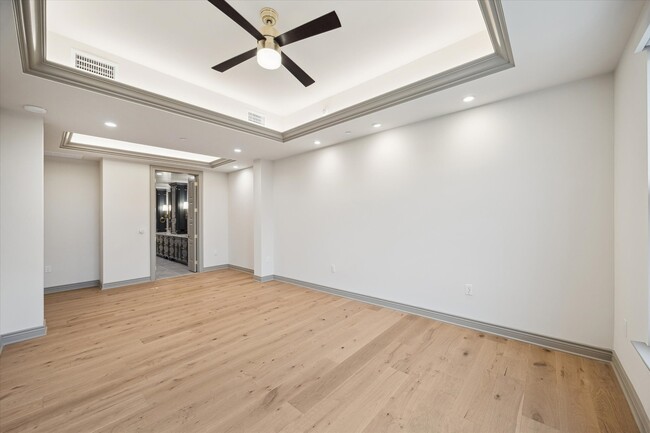 Building Photo - 1717 Bissonnet St