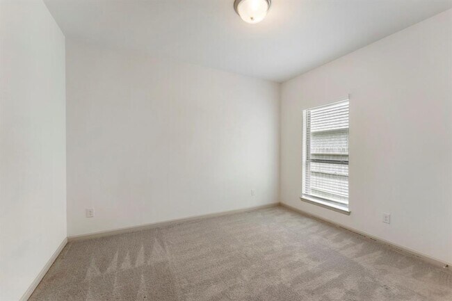 Building Photo - 17192 Wild Robin Ln