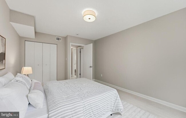 Building Photo - 3829 Hamilton St