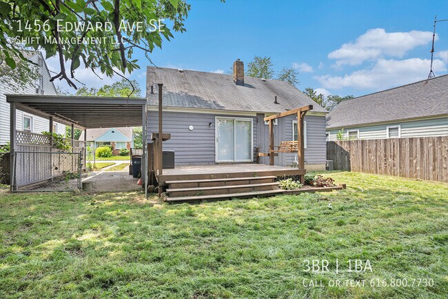 Building Photo - 1456 Edward Ave SE