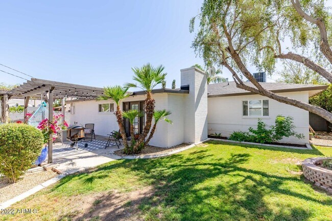 Building Photo - 6918 E Avalon Dr