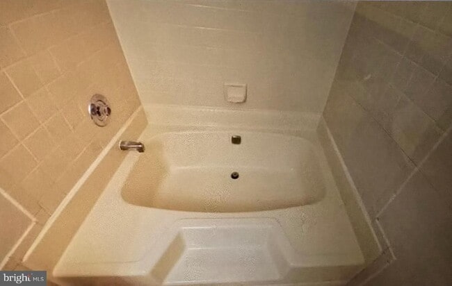 Building Photo - 411 Park Pl Dr