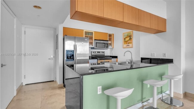 Building Photo - 1750 N Bayshore Dr