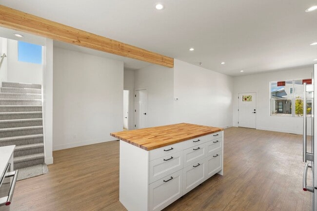Building Photo - 115 Elevation Dr