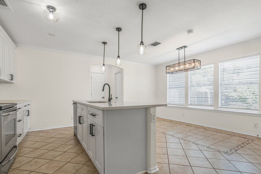Building Photo - 2134 Colorado Bnd
