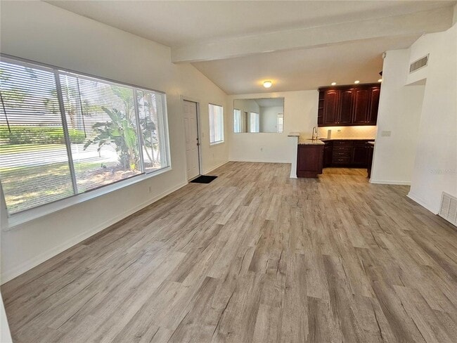 Building Photo - 341 Bayshore Dr