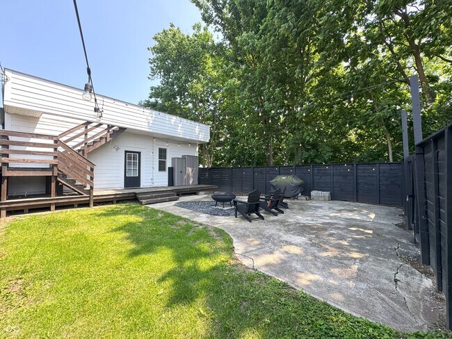 Building Photo - 1818 N Cornell Ave